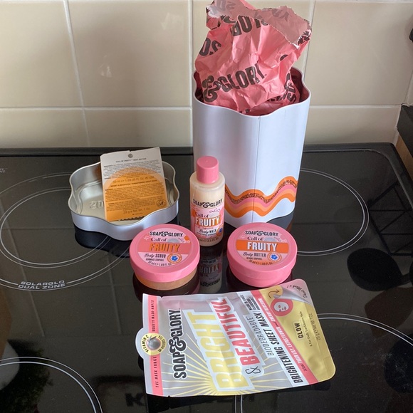 Soap & Glory Other - Soap & Glory Call Of Fruity Gift Set
